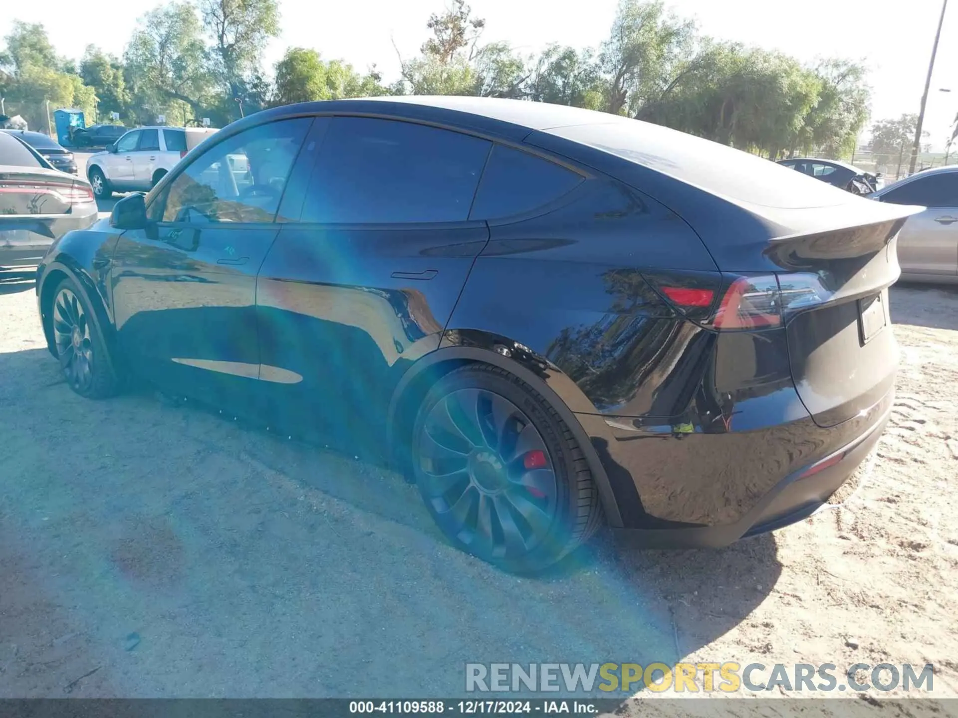 3 Photograph of a damaged car 7SAYGDEF4PF880220 TESLA MODEL Y 2023
