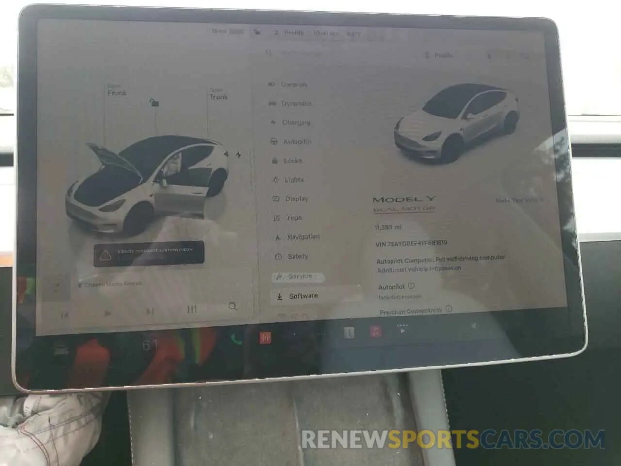 9 Photograph of a damaged car 7SAYGDEF4PF881819 TESLA MODEL Y 2023
