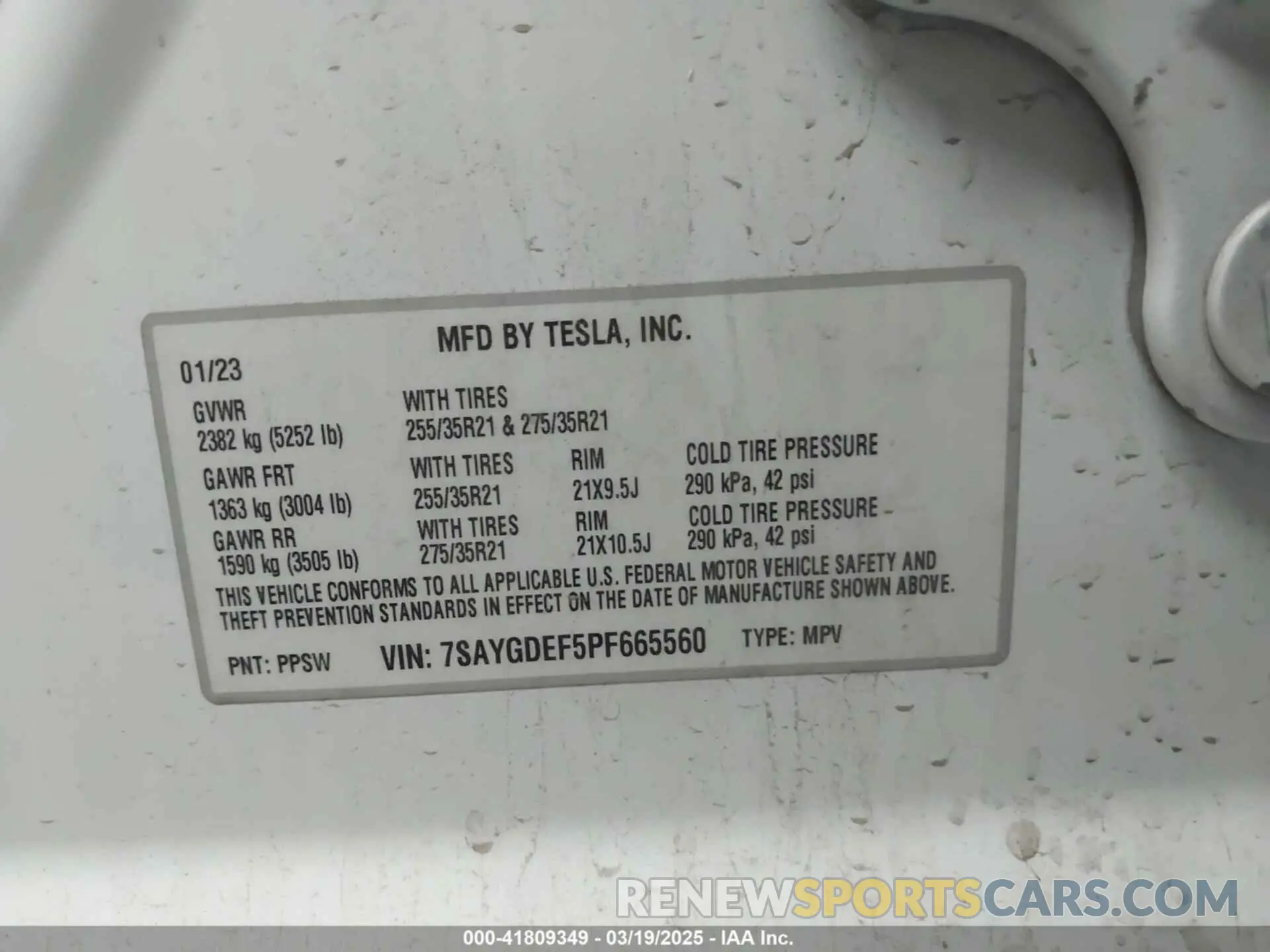 9 Photograph of a damaged car 7SAYGDEF5PF665560 TESLA MODEL Y 2023