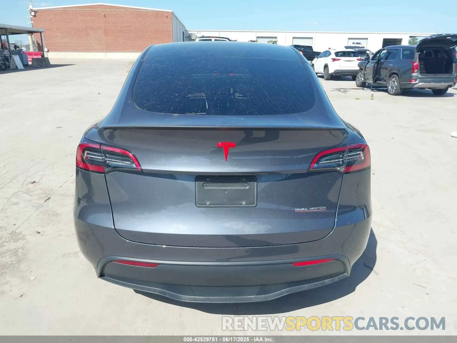 17 Фотография поврежденного автомобиля 7SAYGDEF5PF696100 TESLA MODEL Y 2023