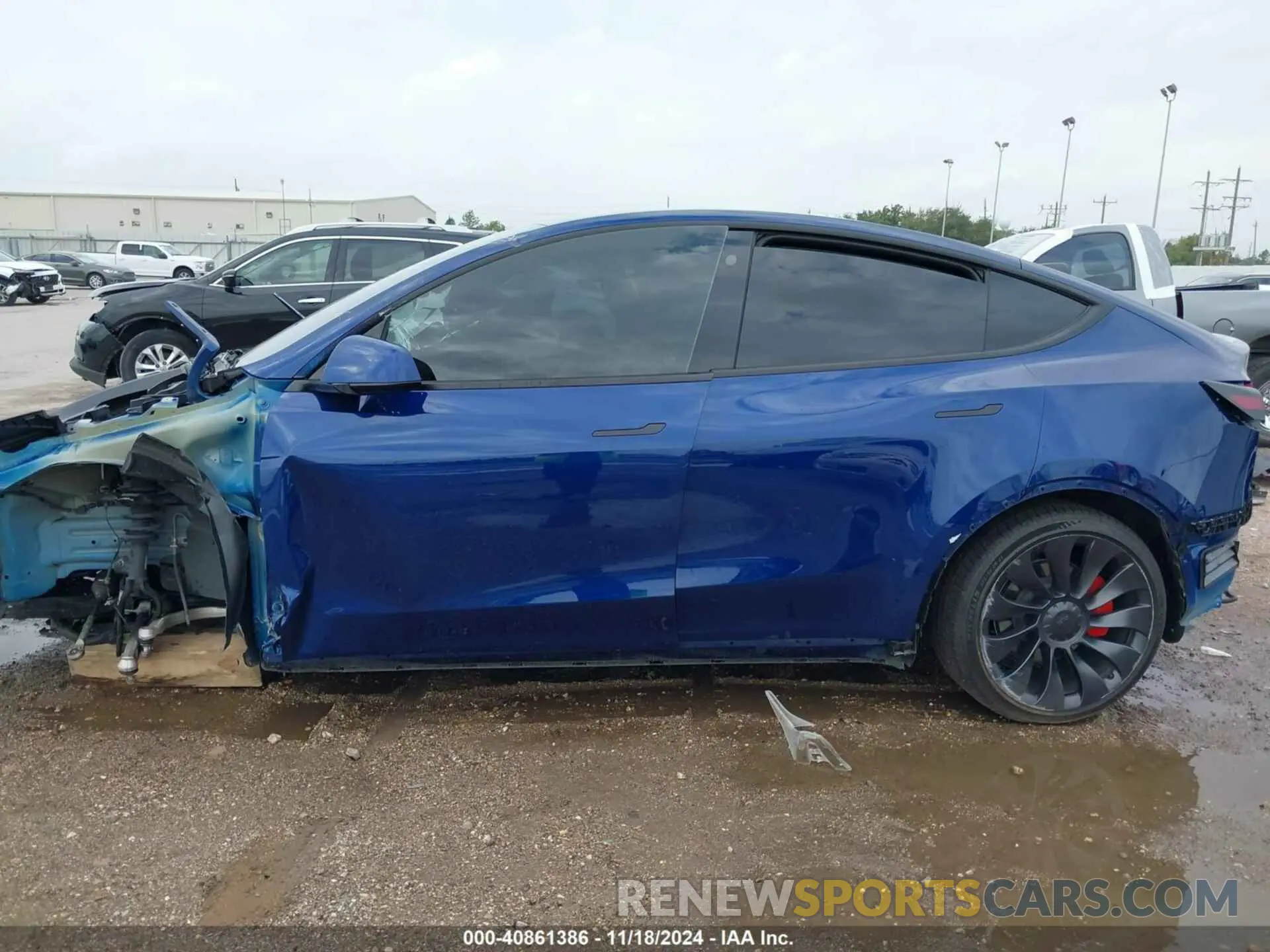 14 Photograph of a damaged car 7SAYGDEF5PF700663 TESLA MODEL Y 2023