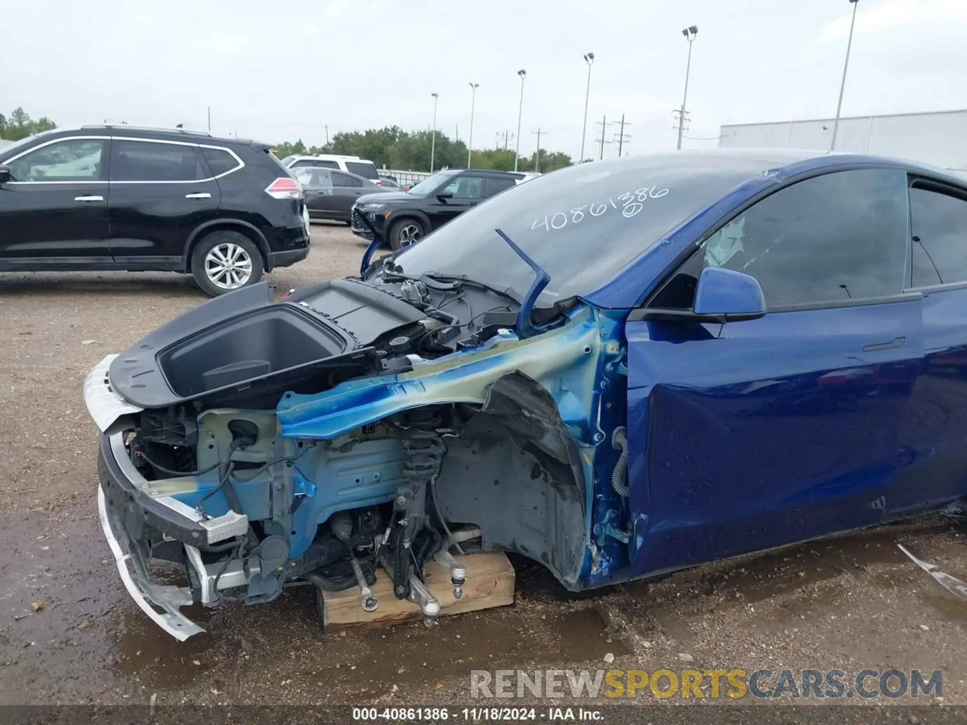 6 Photograph of a damaged car 7SAYGDEF5PF700663 TESLA MODEL Y 2023