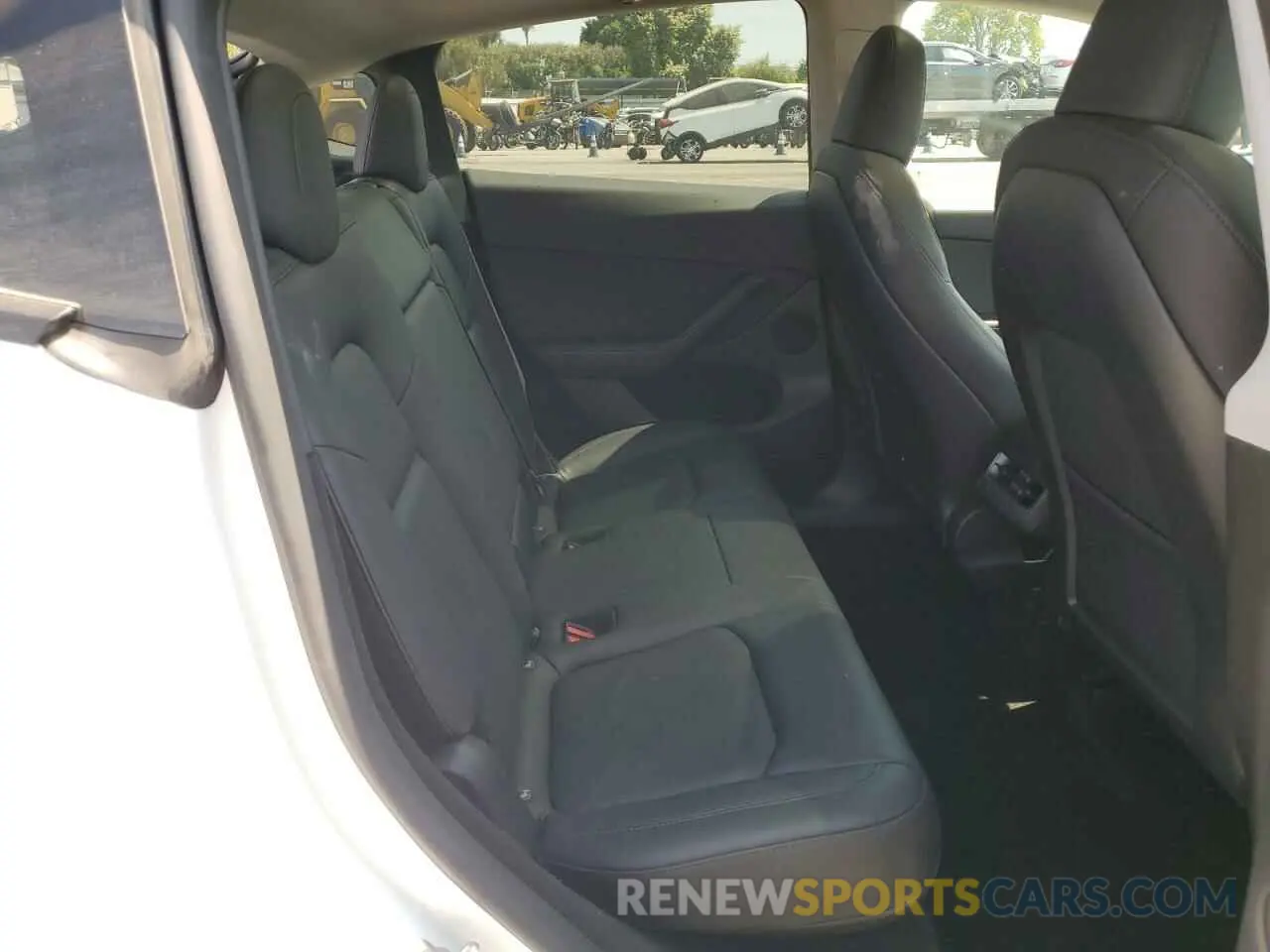 10 Photograph of a damaged car 7SAYGDEF5PF761026 TESLA MODEL Y 2023