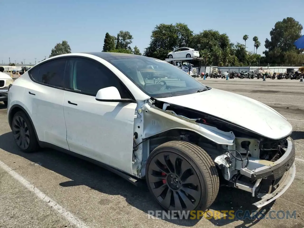 4 Photograph of a damaged car 7SAYGDEF5PF761026 TESLA MODEL Y 2023
