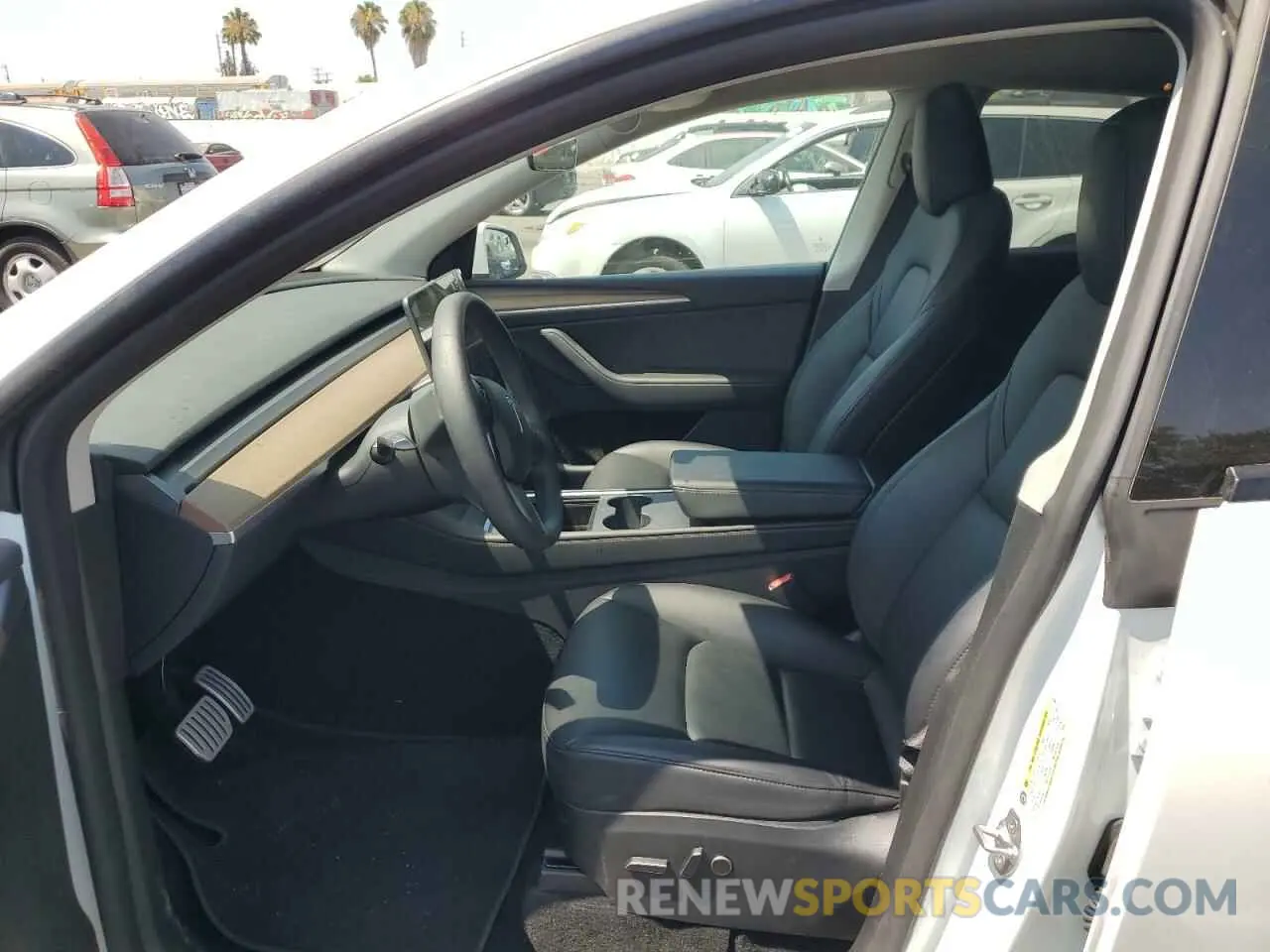 7 Photograph of a damaged car 7SAYGDEF5PF761026 TESLA MODEL Y 2023