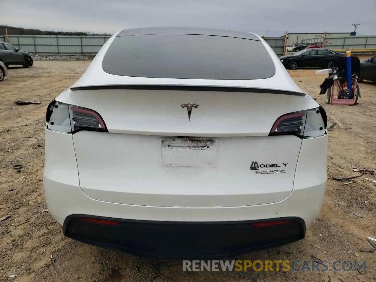 6 Photograph of a damaged car 7SAYGDEF5PF808961 TESLA MODEL Y 2023