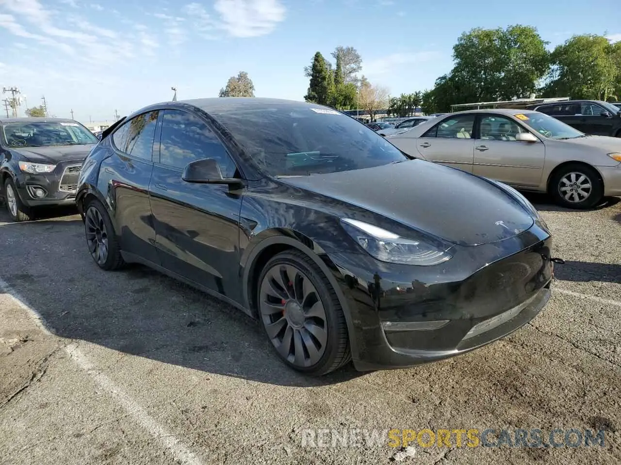 4 Photograph of a damaged car 7SAYGDEF5PF844083 TESLA MODEL Y 2023