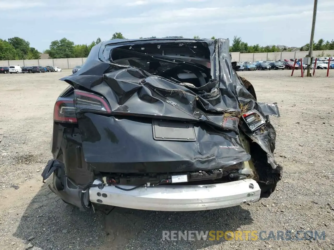 6 Photograph of a damaged car 7SAYGDEF5PF903519 TESLA MODEL Y 2023