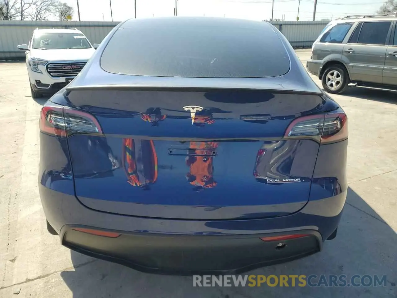 6 Photograph of a damaged car 7SAYGDEF5PF917808 TESLA MODEL Y 2023