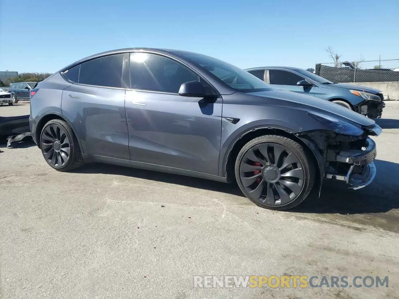 4 Photograph of a damaged car 7SAYGDEF6PF603035 TESLA MODEL Y 2023