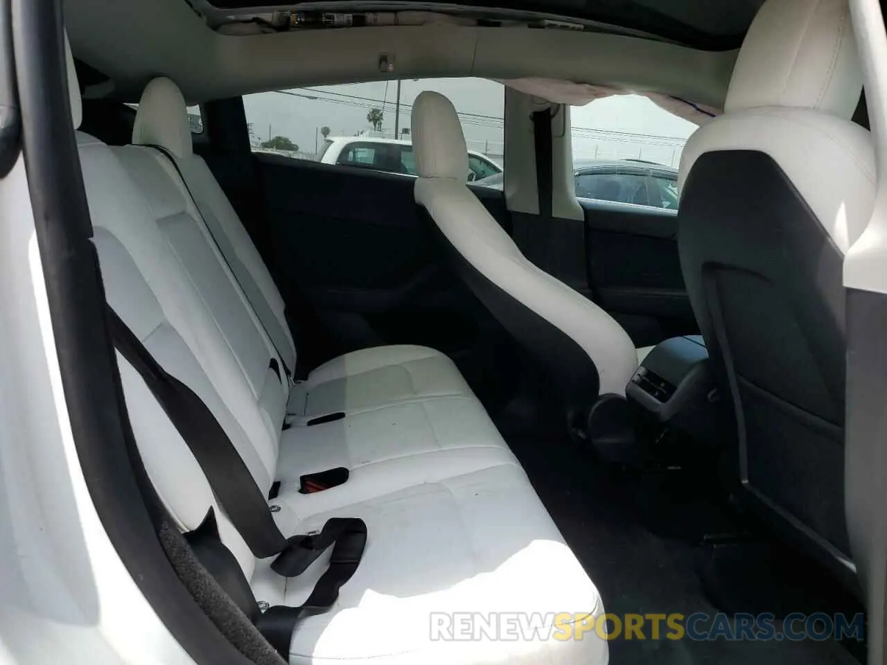 10 Photograph of a damaged car 7SAYGDEF6PF603410 TESLA MODEL Y 2023