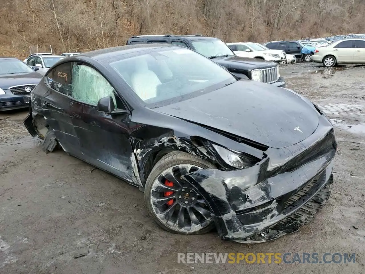 4 Photograph of a damaged car 7SAYGDEF6PF615122 TESLA MODEL Y 2023