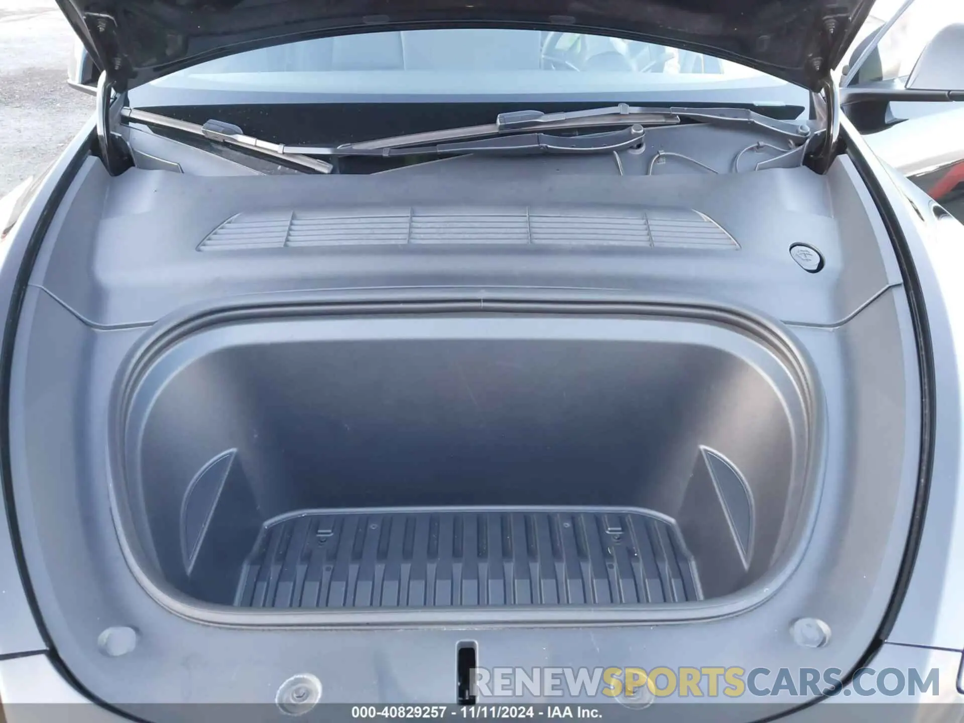 10 Photograph of a damaged car 7SAYGDEF6PF668564 TESLA MODEL Y 2023