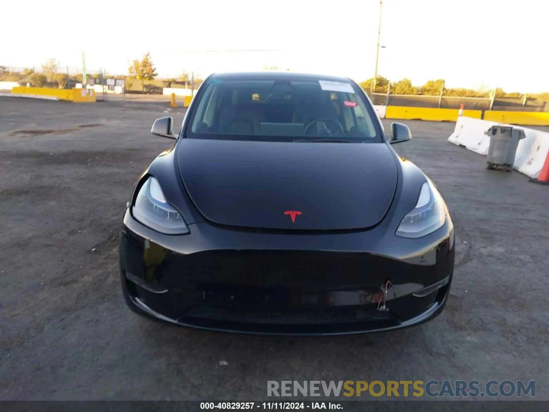 13 Photograph of a damaged car 7SAYGDEF6PF668564 TESLA MODEL Y 2023