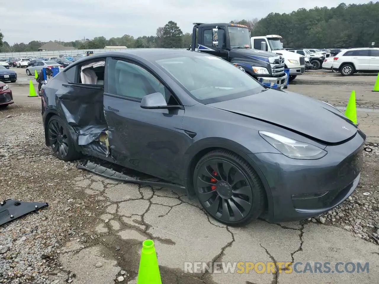 4 Фотография поврежденного автомобиля 7SAYGDEF6PF688779 TESLA MODEL Y 2023