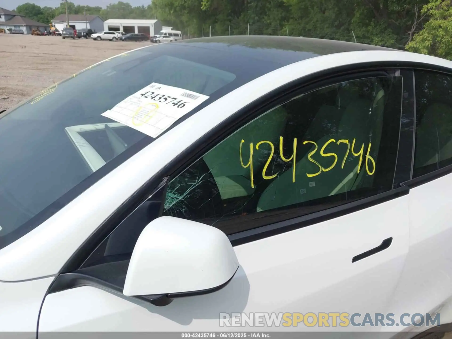18 Фотография поврежденного автомобиля 7SAYGDEF6PF712384 TESLA MODEL Y 2023