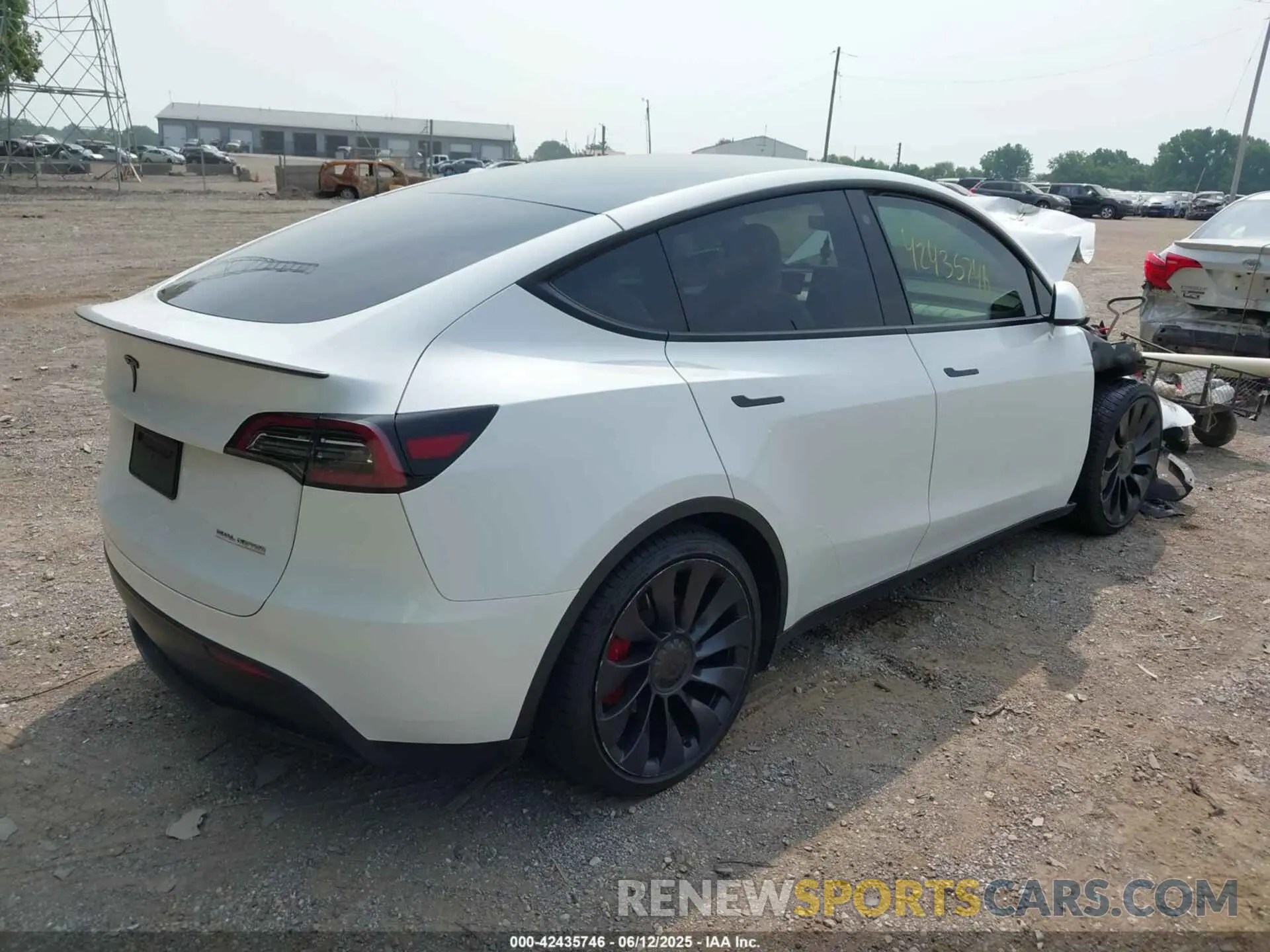 4 Фотография поврежденного автомобиля 7SAYGDEF6PF712384 TESLA MODEL Y 2023