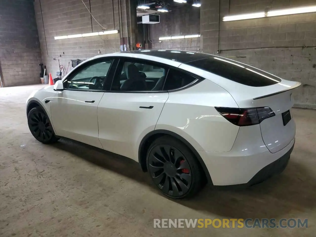 2 Photograph of a damaged car 7SAYGDEF6PF798103 TESLA MODEL Y 2023