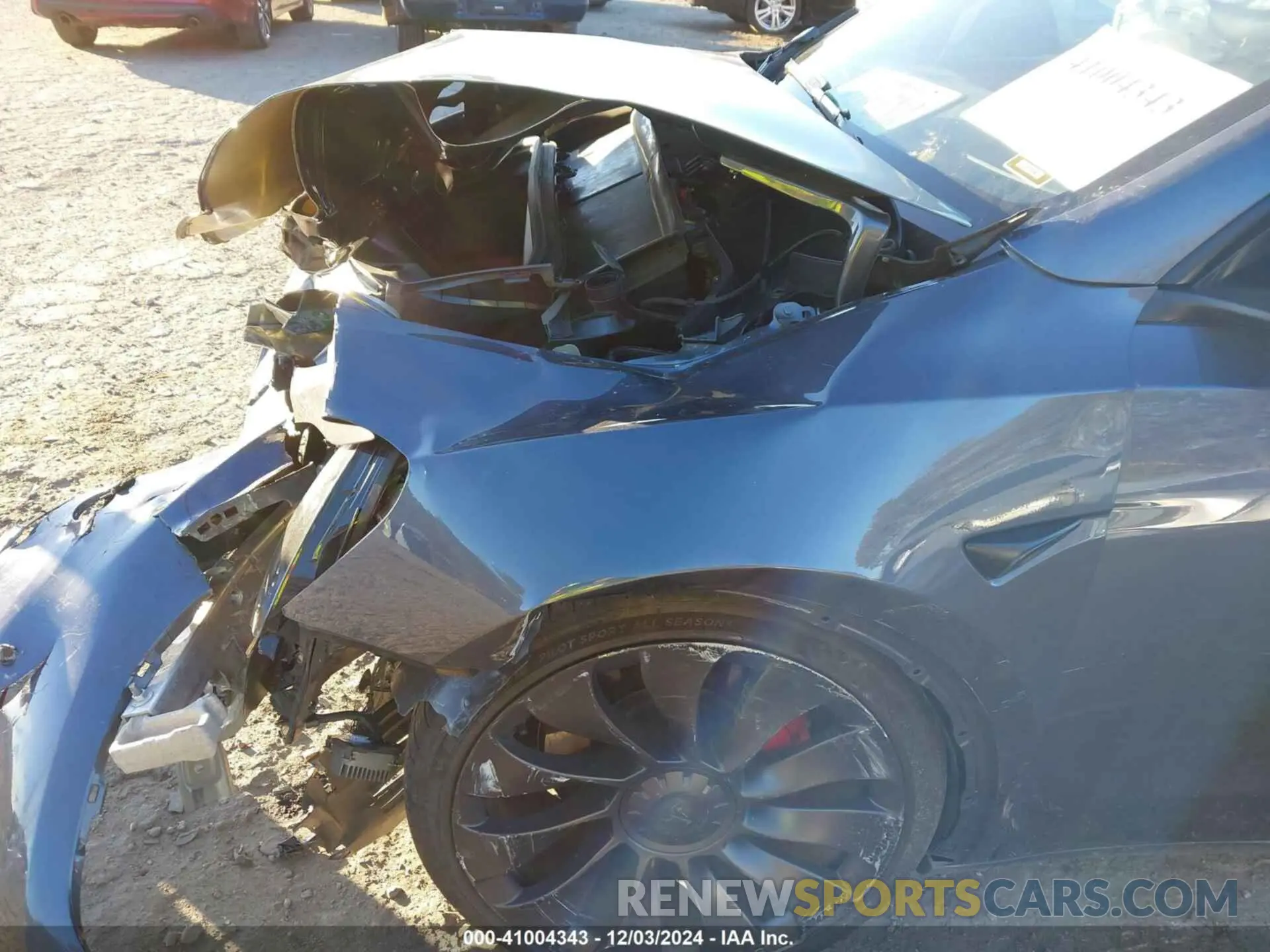 18 Photograph of a damaged car 7SAYGDEF6PF865153 TESLA MODEL Y 2023