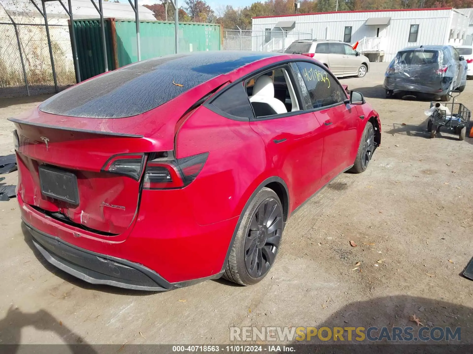 4 Photograph of a damaged car 7SAYGDEF6PF870935 TESLA MODEL Y 2023