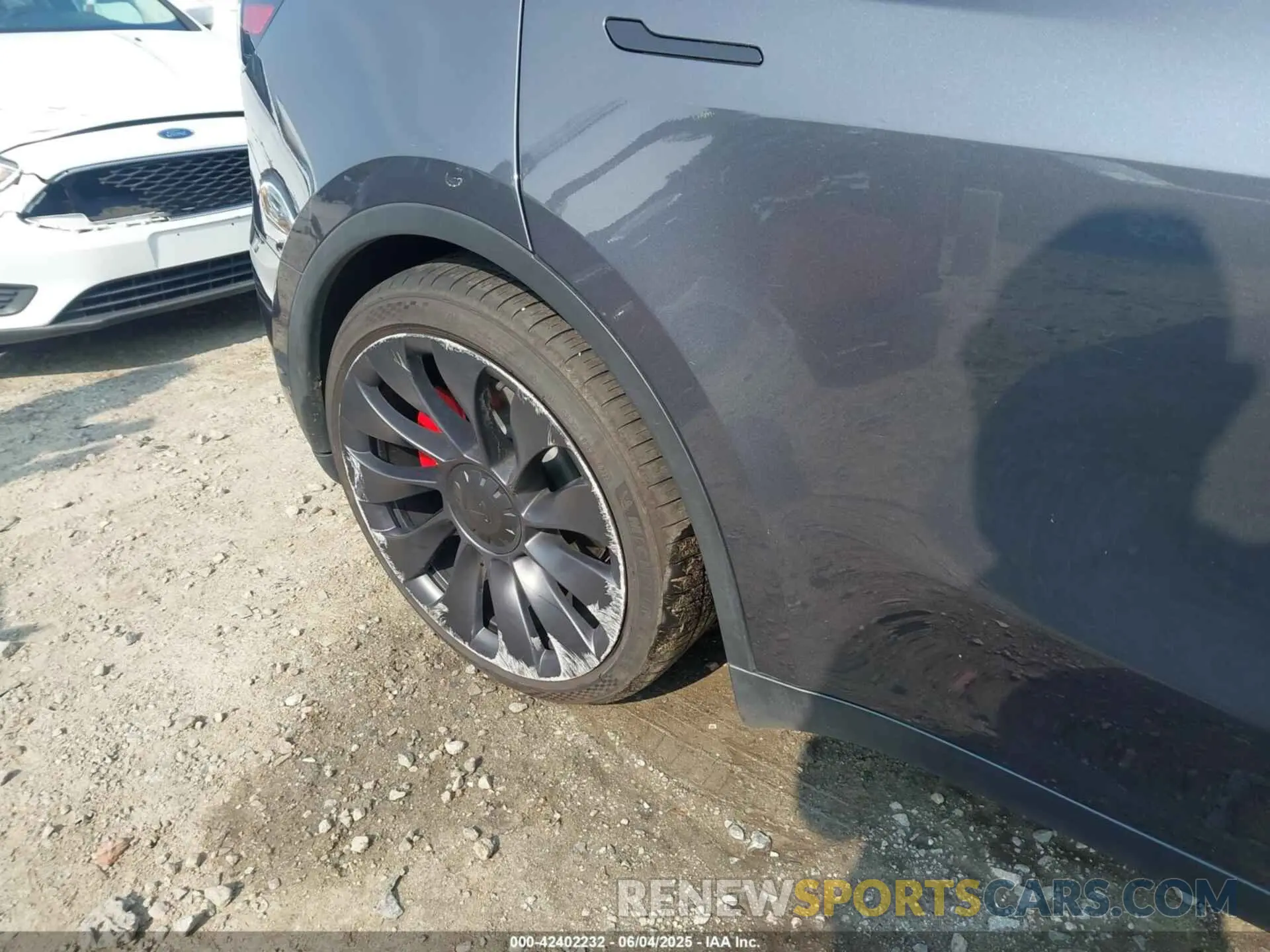 6 Photograph of a damaged car 7SAYGDEF6PF872801 TESLA MODEL Y 2023
