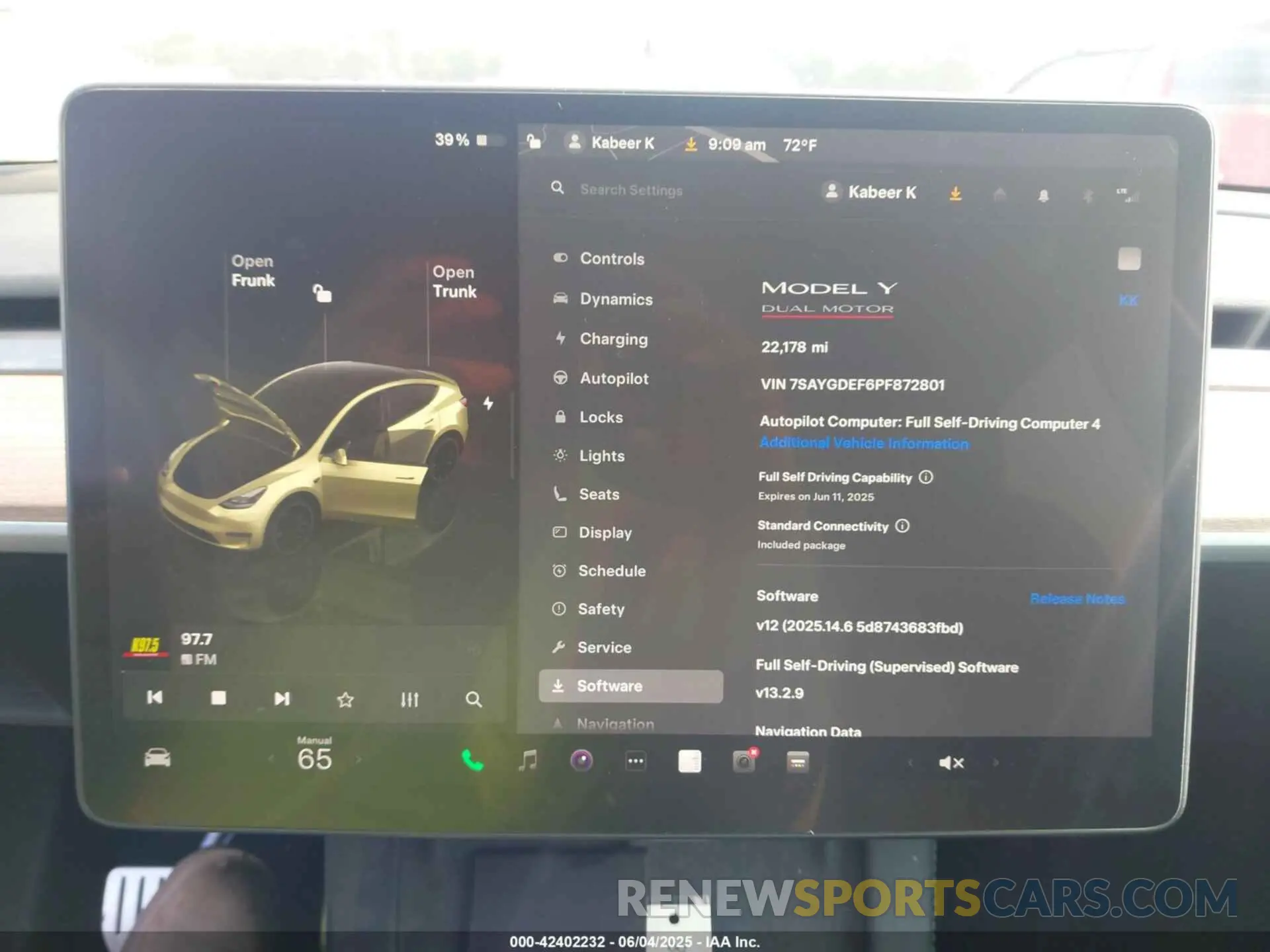 7 Photograph of a damaged car 7SAYGDEF6PF872801 TESLA MODEL Y 2023