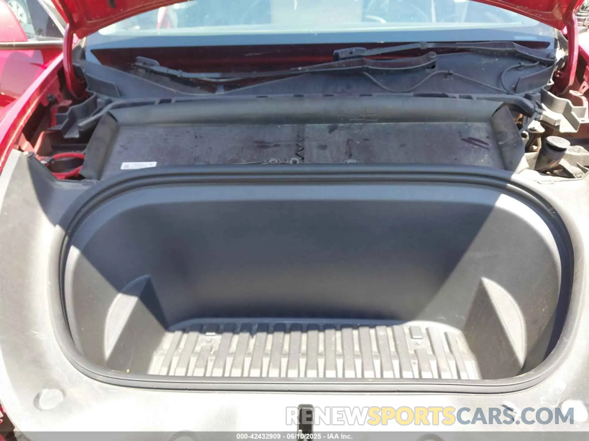 10 Photograph of a damaged car 7SAYGDEF6PF884673 TESLA MODEL Y 2023