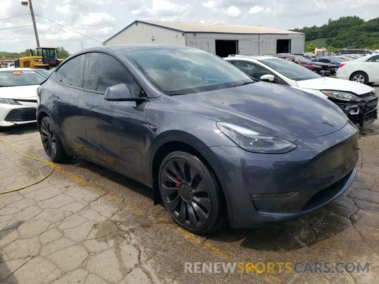 4 Photograph of a damaged car 7SAYGDEF6PF895866 TESLA MODEL Y 2023