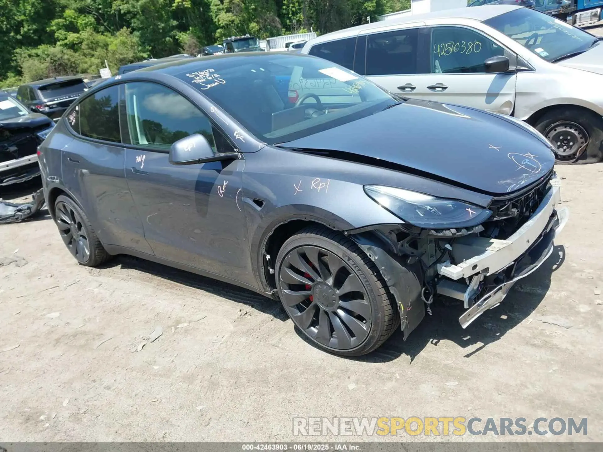 1 Фотография поврежденного автомобиля 7SAYGDEF7PF700602 TESLA MODEL Y 2023