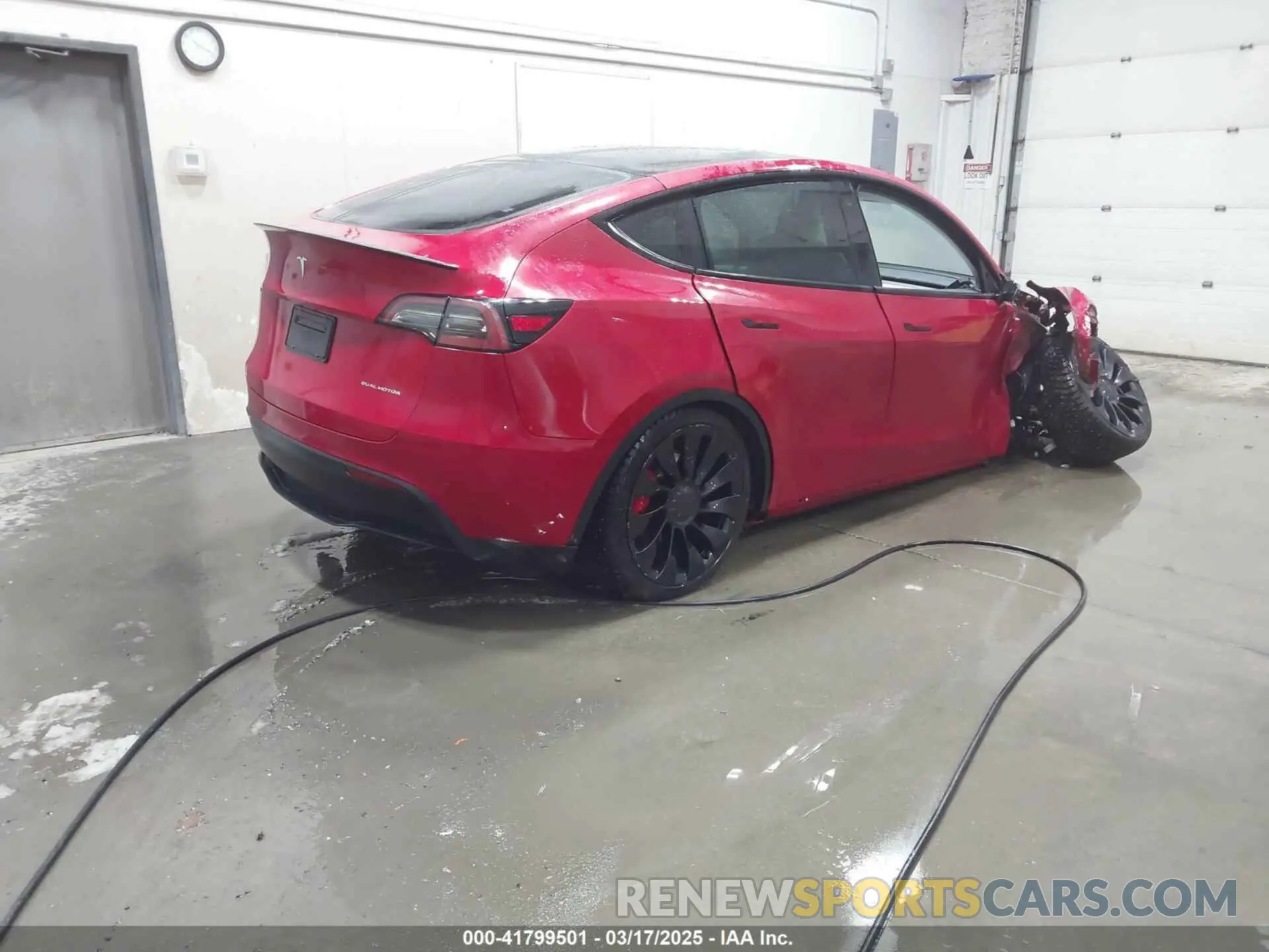 4 Фотография поврежденного автомобиля 7SAYGDEF8PF586142 TESLA MODEL Y 2023