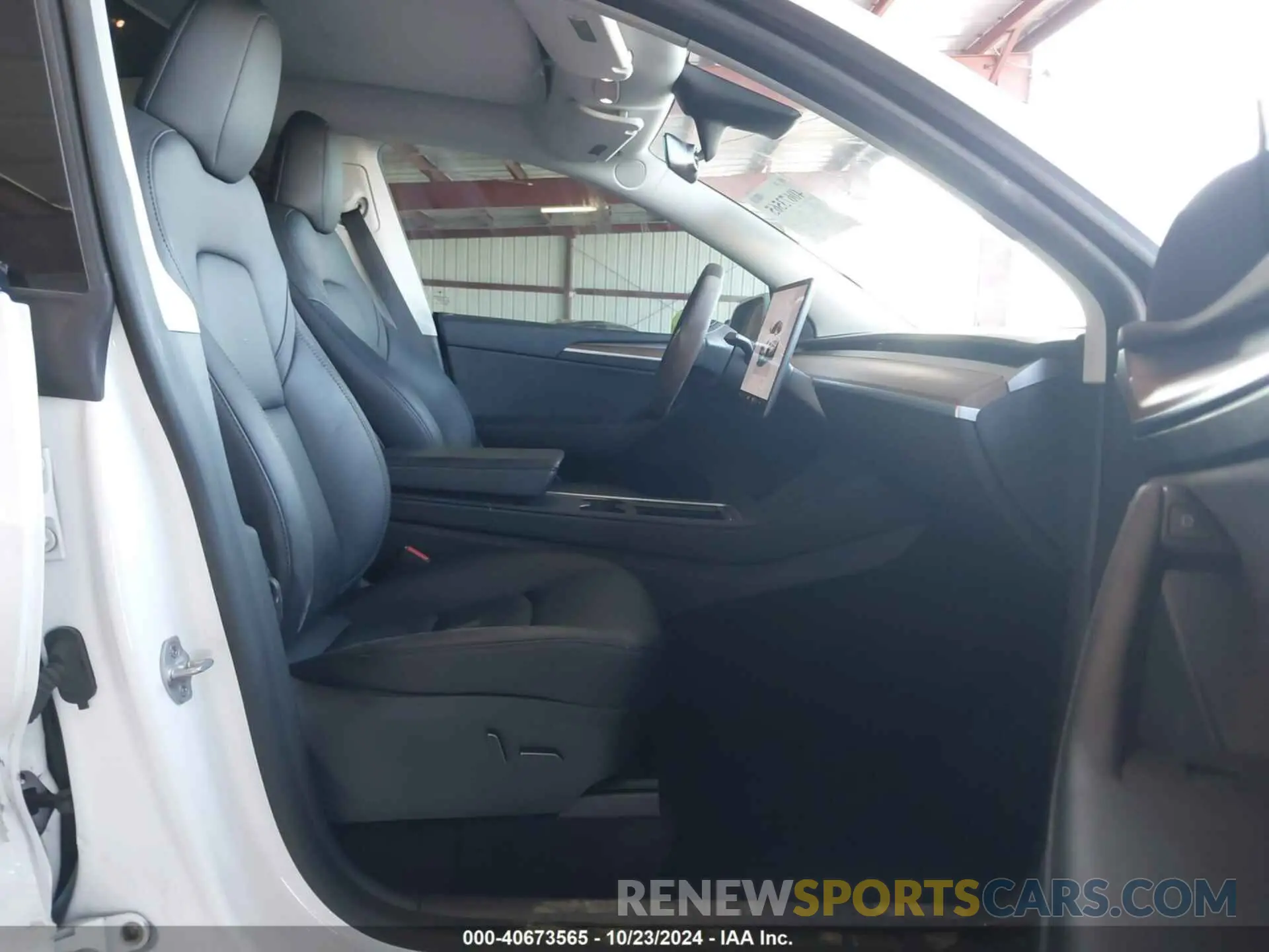 5 Photograph of a damaged car 7SAYGDEF8PF740641 TESLA MODEL Y 2023