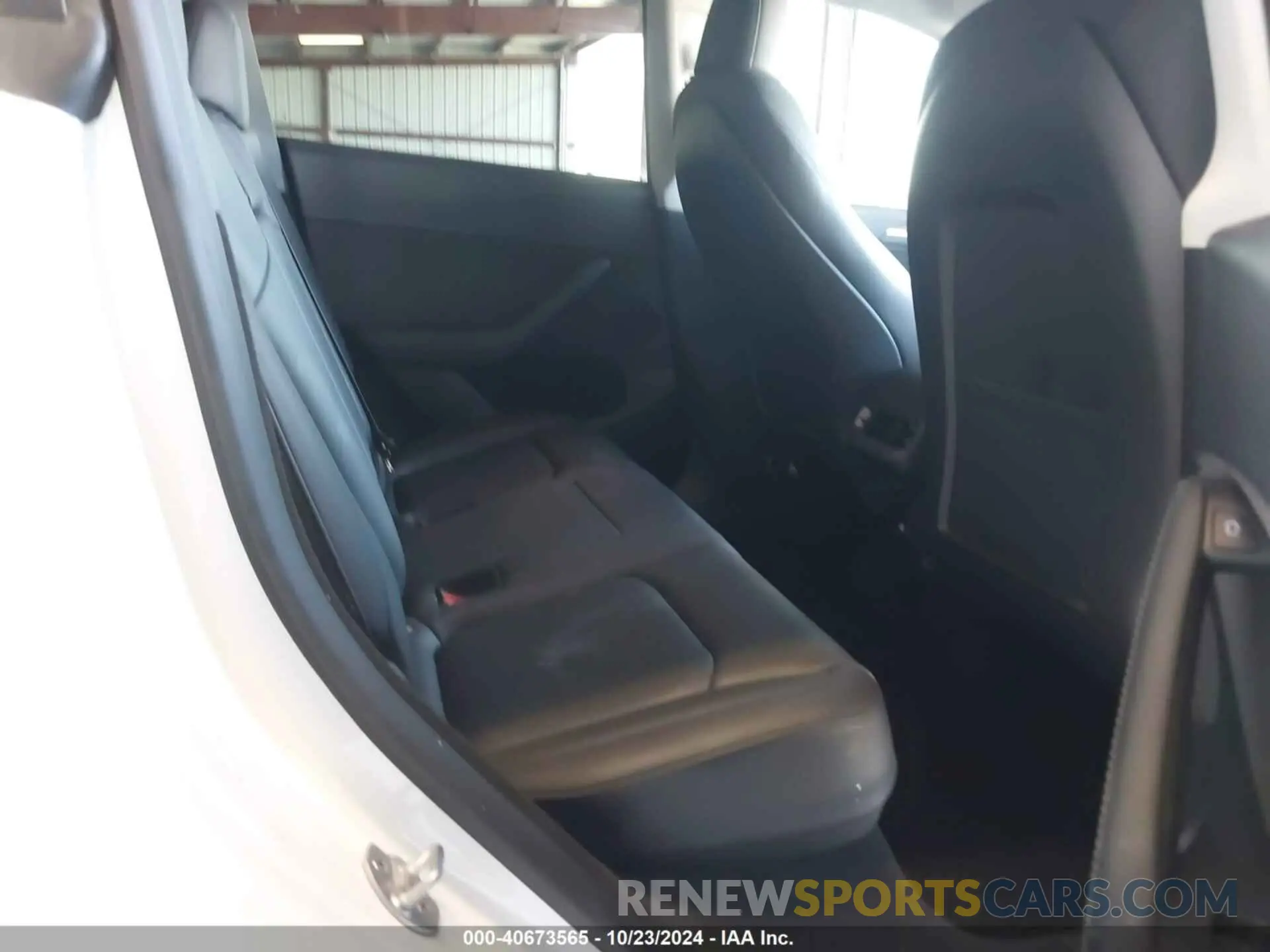 8 Photograph of a damaged car 7SAYGDEF8PF740641 TESLA MODEL Y 2023