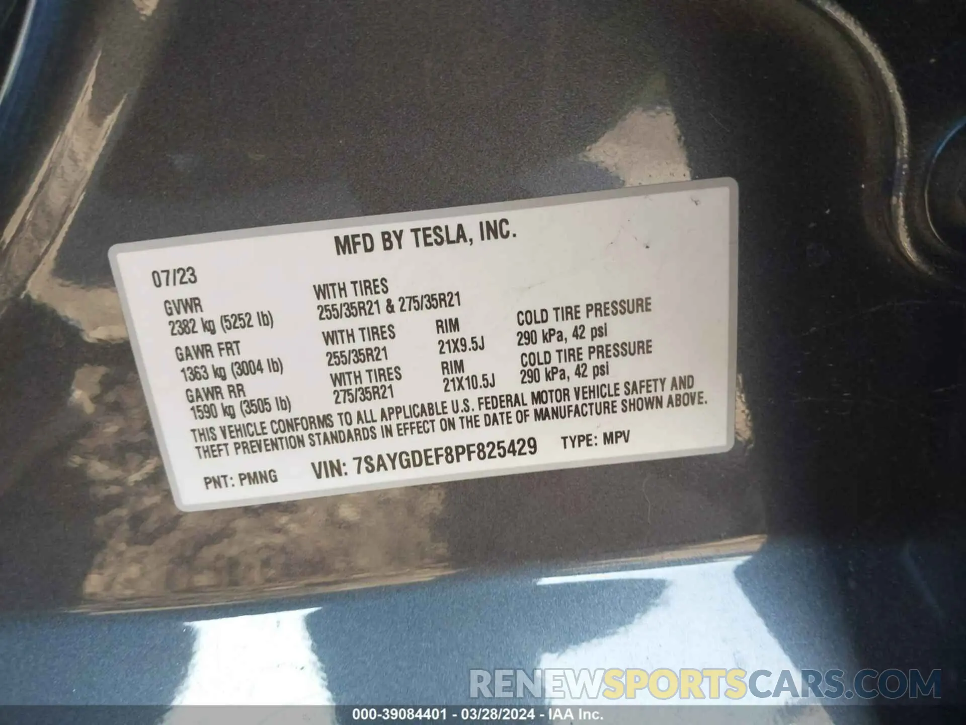 9 Photograph of a damaged car 7SAYGDEF8PF825429 TESLA MODEL Y 2023