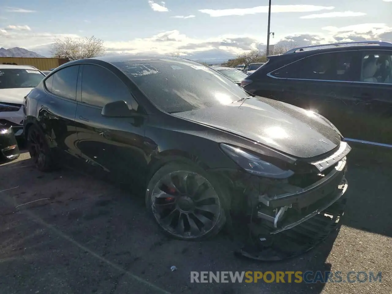 4 Photograph of a damaged car 7SAYGDEF8PF884514 TESLA MODEL Y 2023