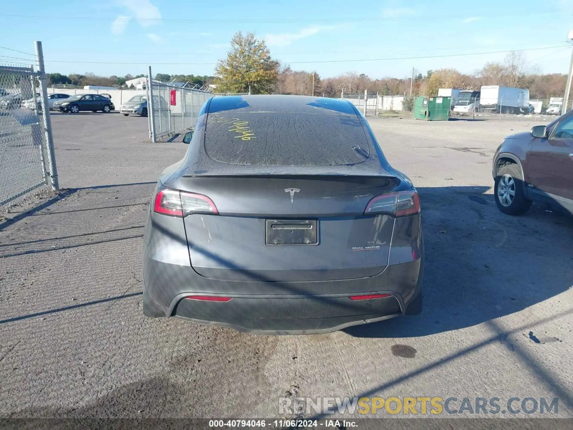 15 Photograph of a damaged car 7SAYGDEF9PF613140 TESLA MODEL Y 2023