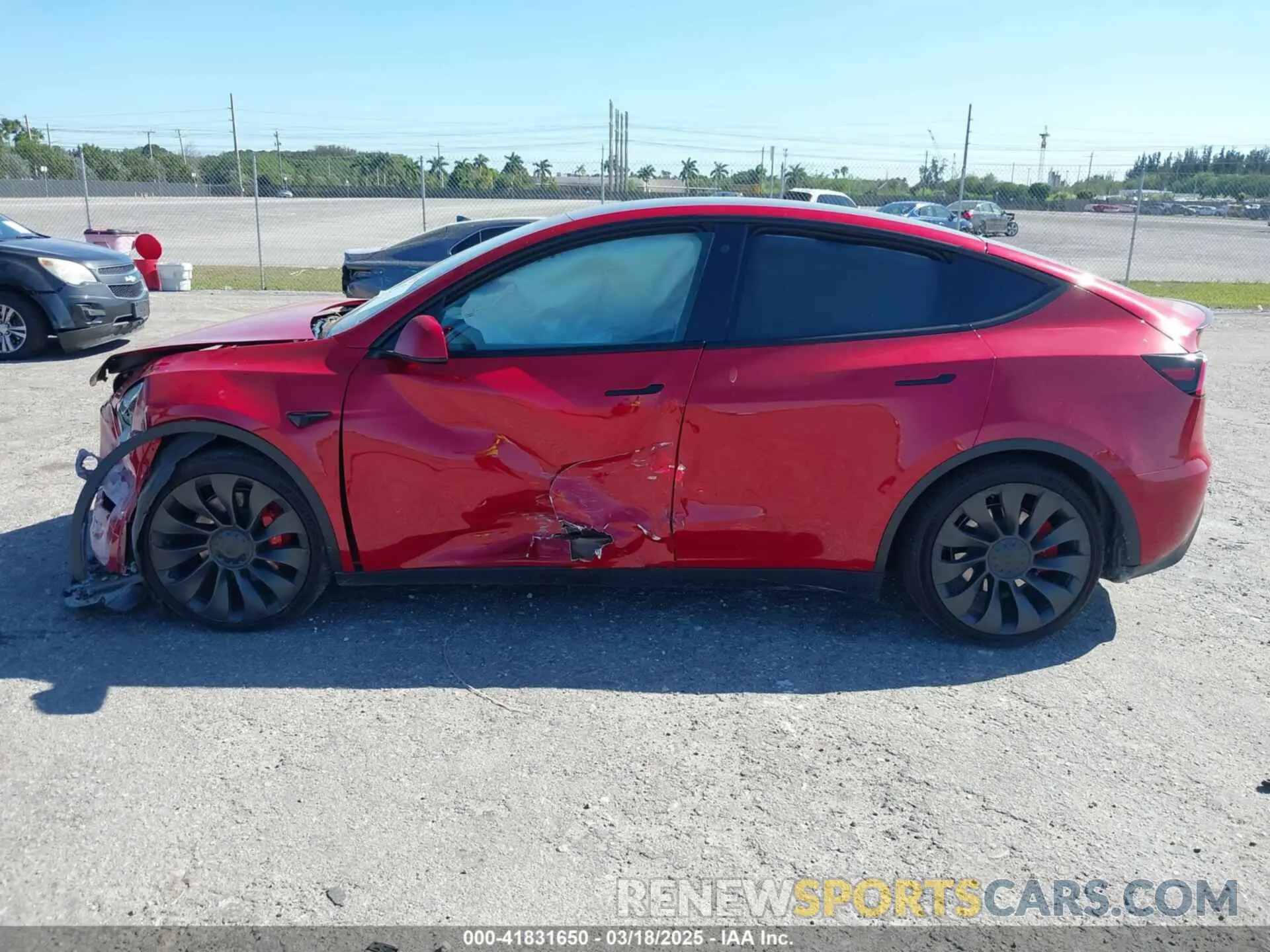 14 Фотография поврежденного автомобиля 7SAYGDEF9PF668137 TESLA MODEL Y 2023