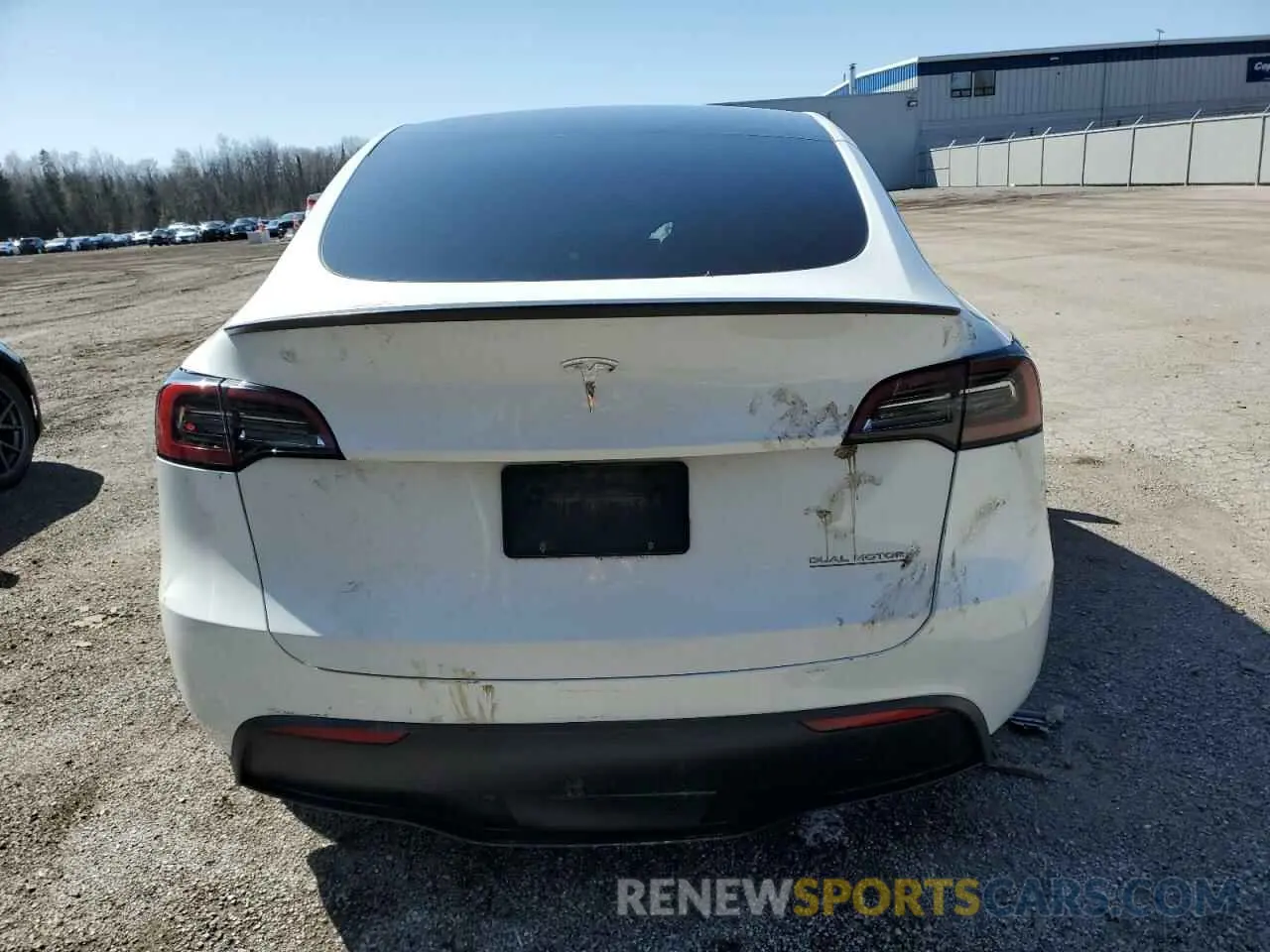 6 Photograph of a damaged car 7SAYGDEF9PF682684 TESLA MODEL Y 2023