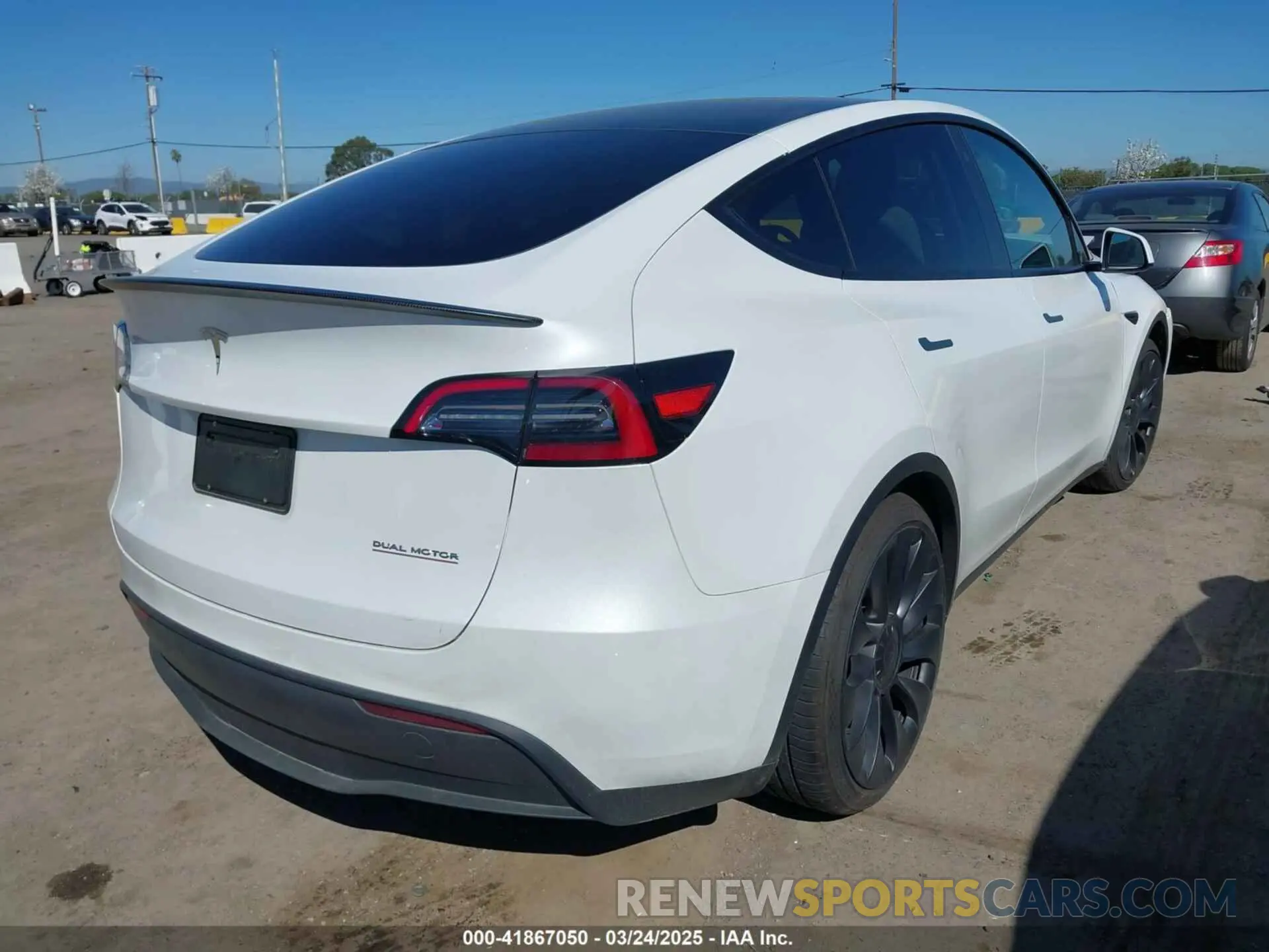 4 Фотография поврежденного автомобиля 7SAYGDEF9PF787497 TESLA MODEL Y 2023