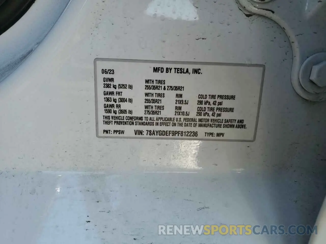 13 Photograph of a damaged car 7SAYGDEF9PF812236 TESLA MODEL Y 2023