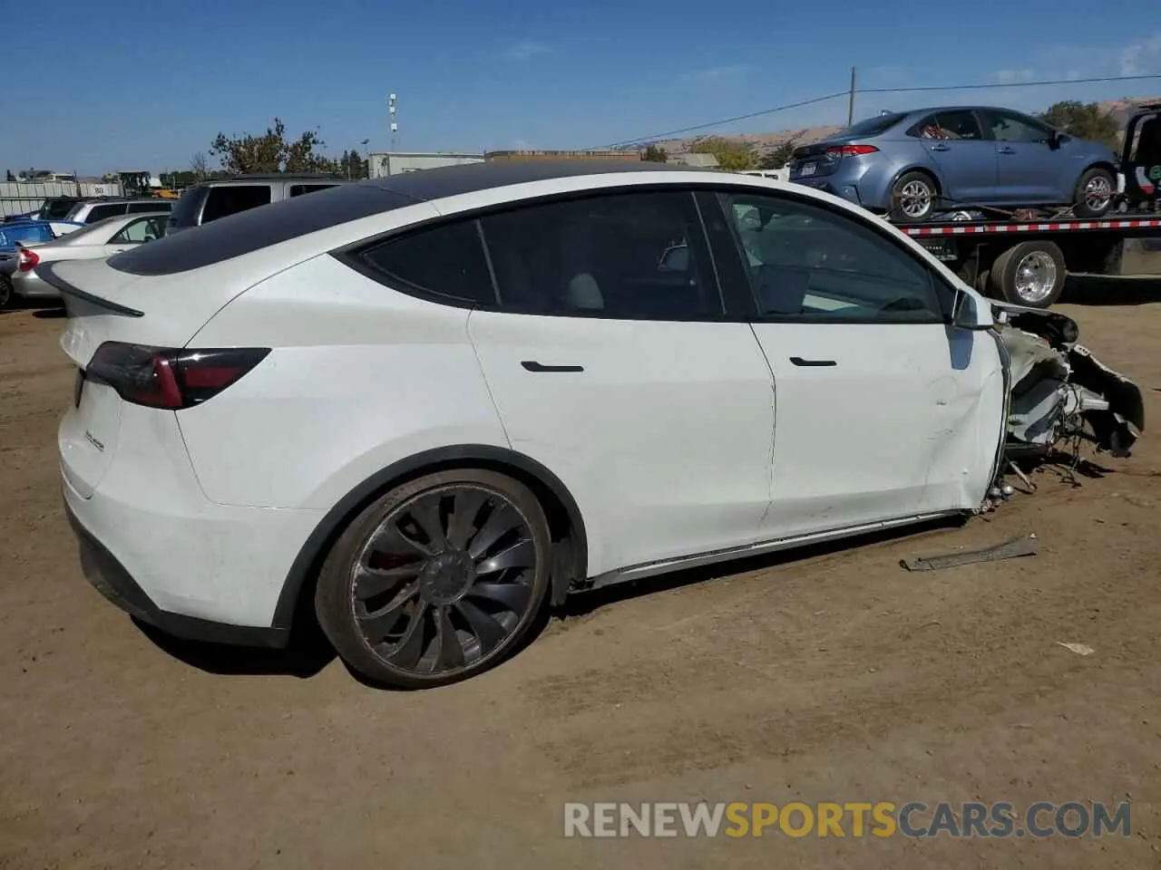 3 Photograph of a damaged car 7SAYGDEF9PF830008 TESLA MODEL Y 2023