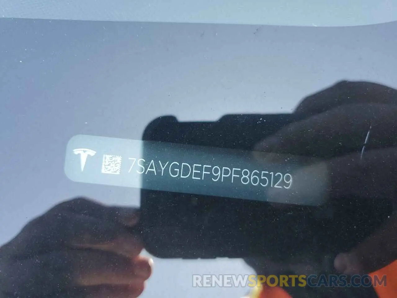 15 Photograph of a damaged car 7SAYGDEF9PF865129 TESLA MODEL Y 2023
