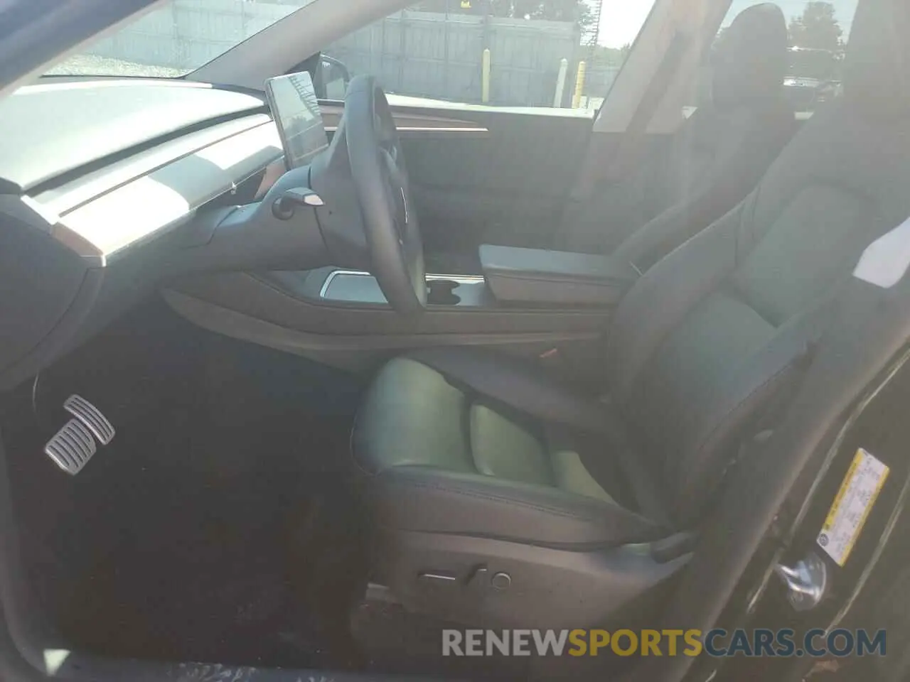 7 Photograph of a damaged car 7SAYGDEF9PF916094 TESLA MODEL Y 2023