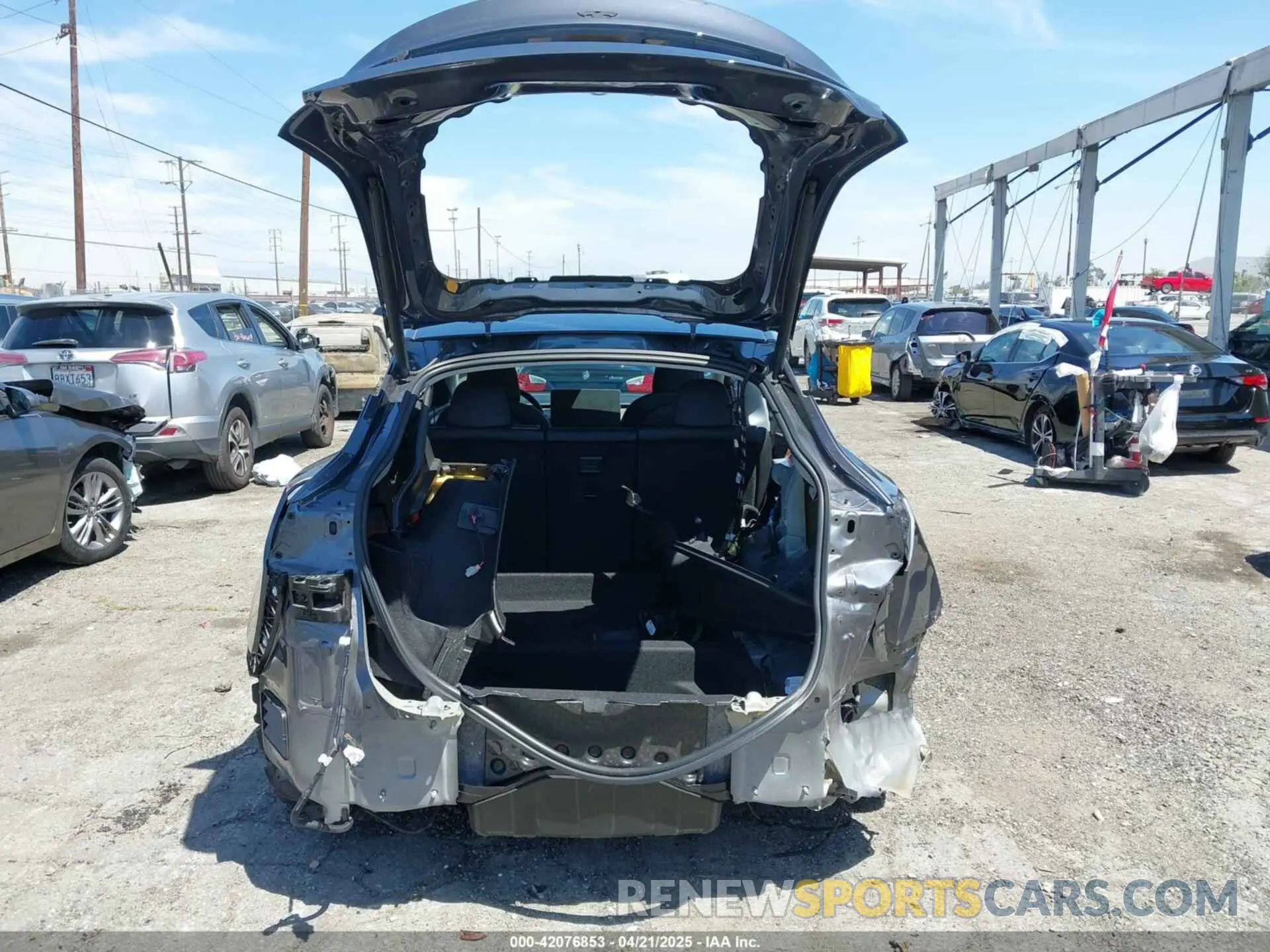 17 Фотография поврежденного автомобиля 7SAYGDEFXPF618668 TESLA MODEL Y 2023