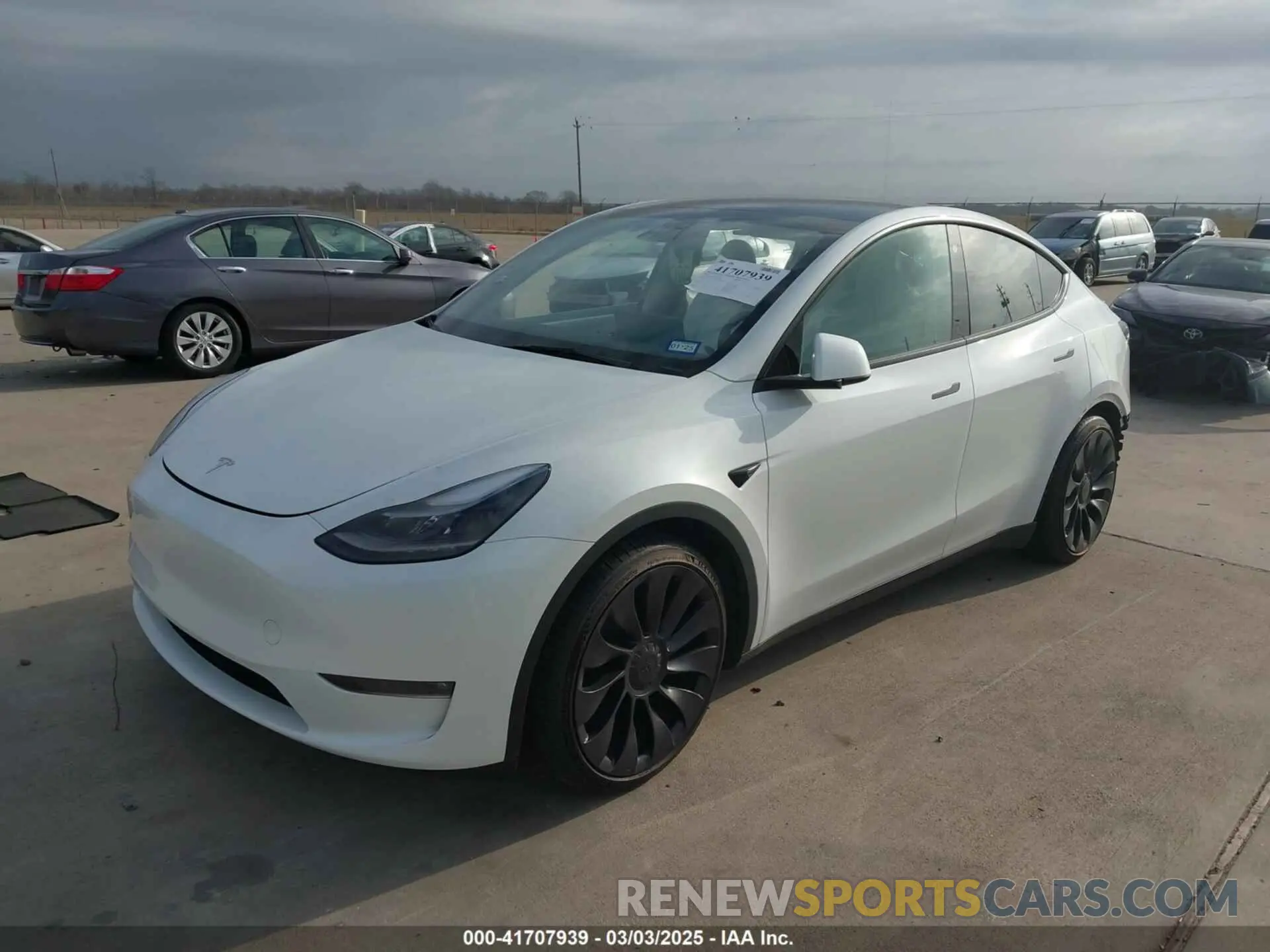 2 Фотография поврежденного автомобиля 7SAYGDEFXPF661889 TESLA MODEL Y 2023