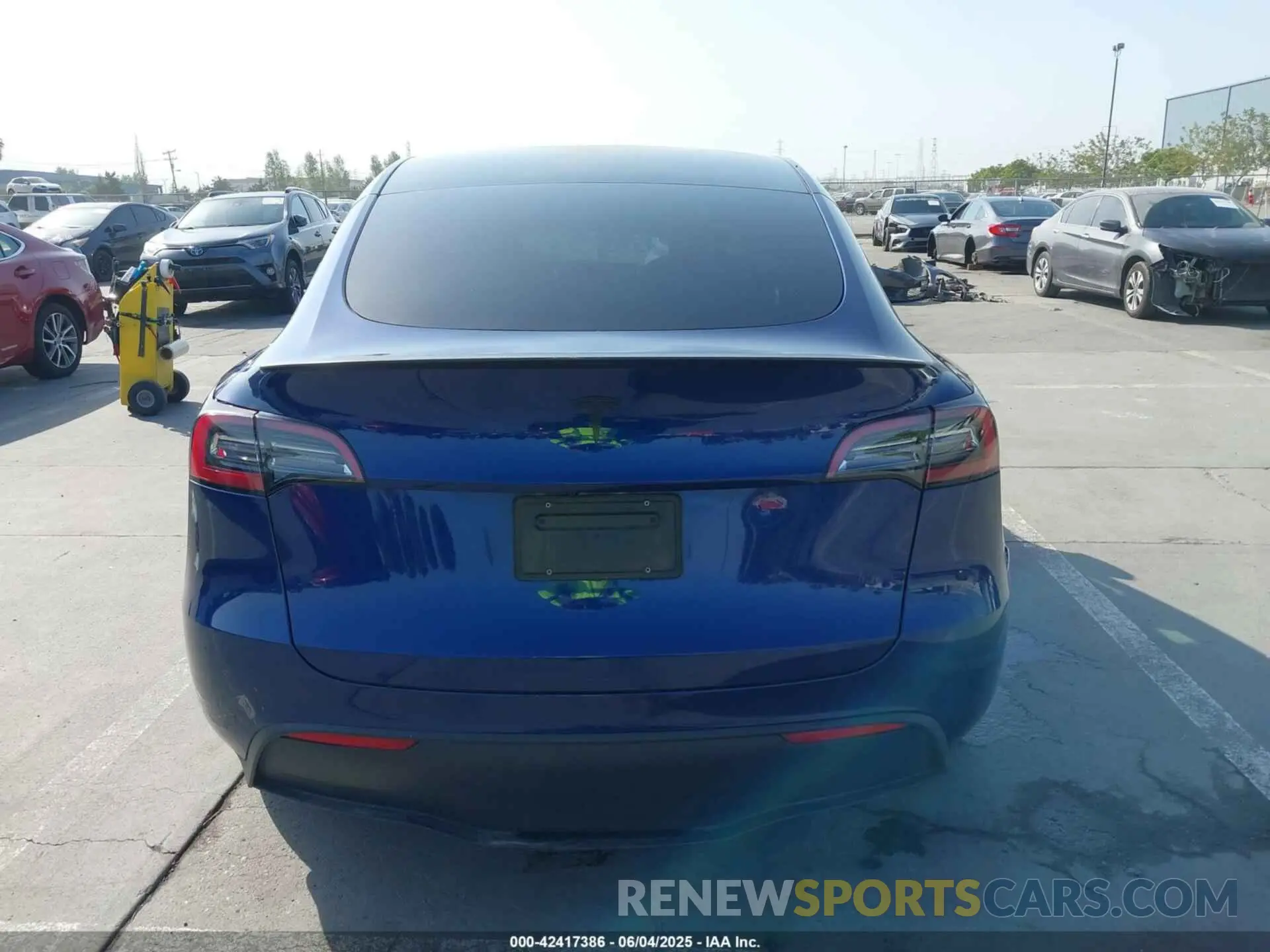 16 Photograph of a damaged car 7SAYGDEFXPF712033 TESLA MODEL Y 2023
