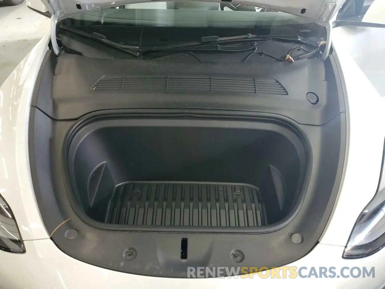 11 Photograph of a damaged car 7SAYGDEFXPF777075 TESLA MODEL Y 2023