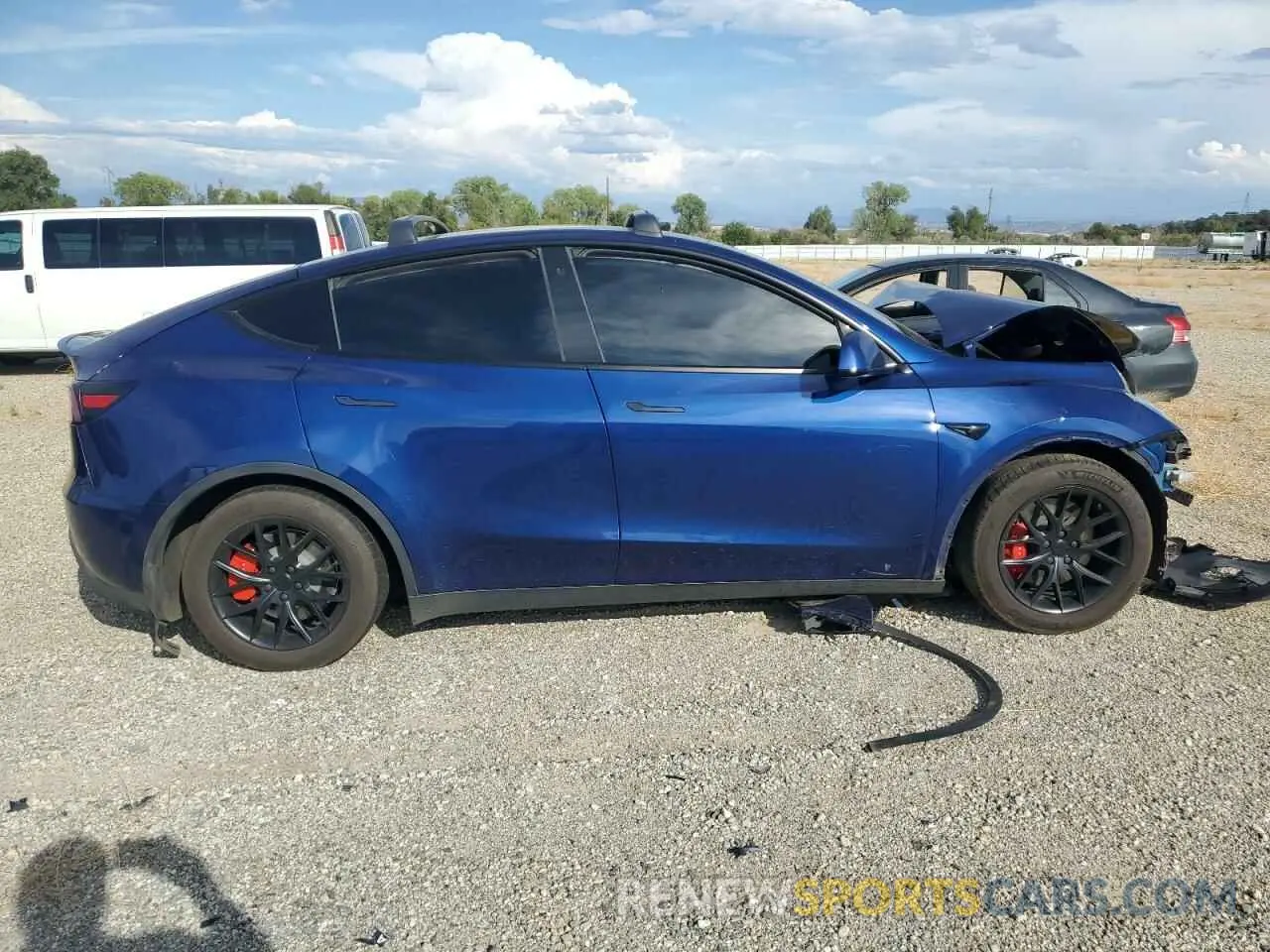 10 Photograph of a damaged car 7SAYGDEFXPF787881 TESLA MODEL Y 2023