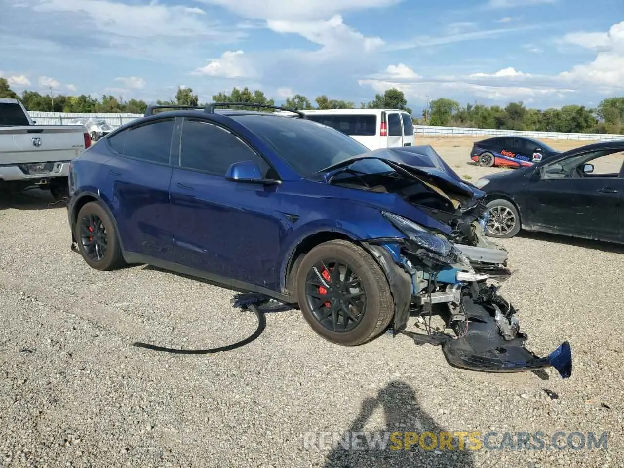 4 Photograph of a damaged car 7SAYGDEFXPF787881 TESLA MODEL Y 2023