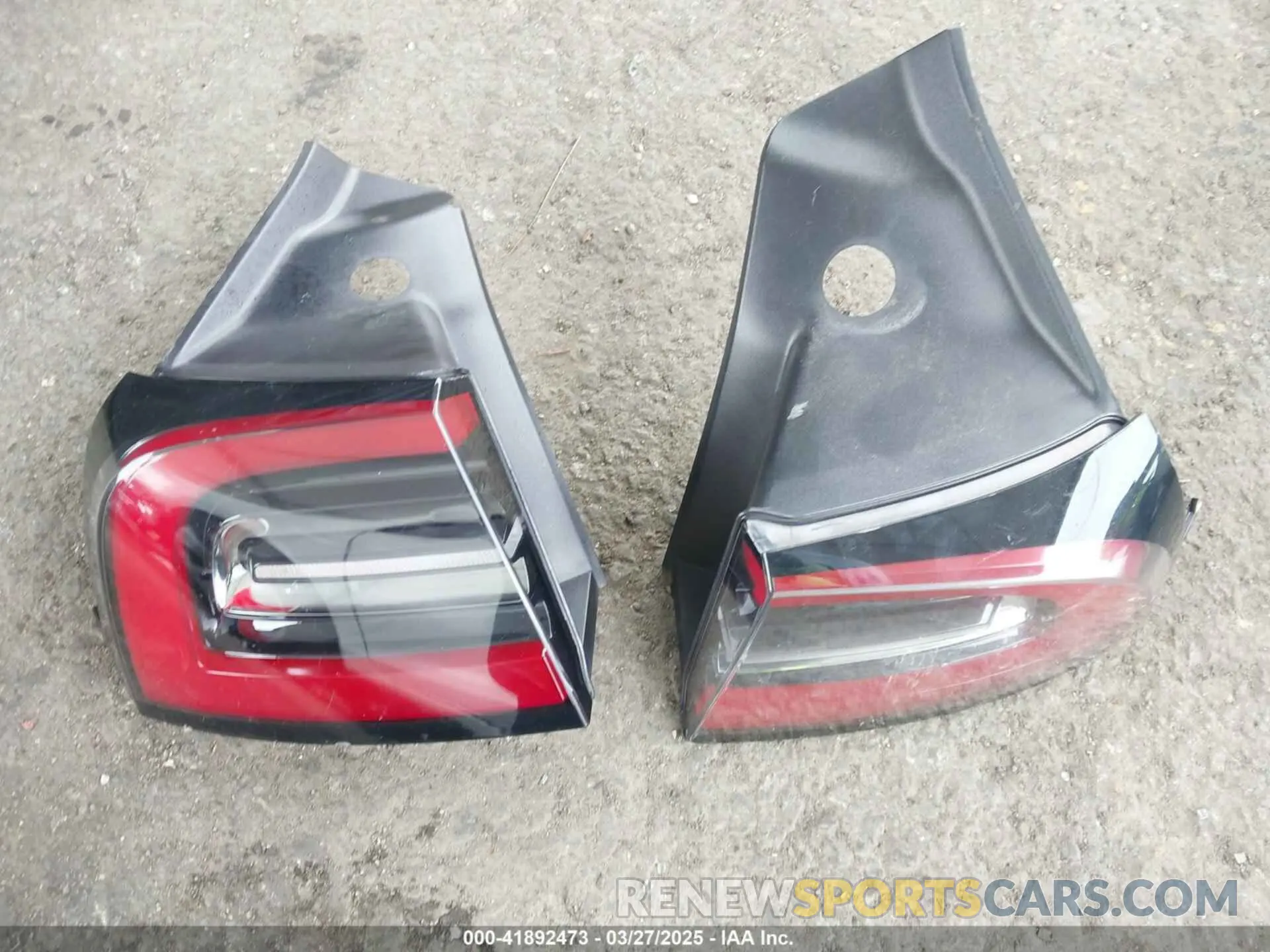 12 Photograph of a damaged car 7SAYGDEFXPF833273 TESLA MODEL Y 2023