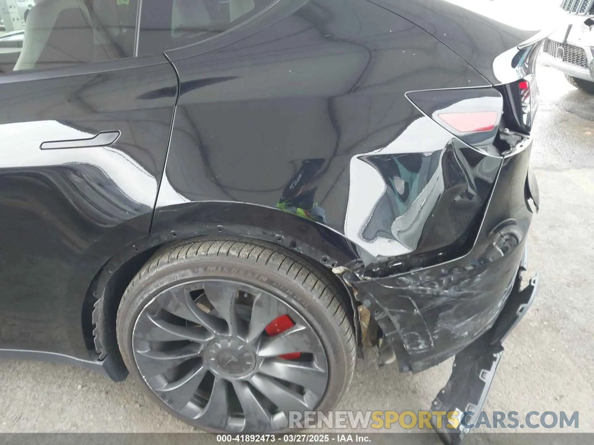 6 Photograph of a damaged car 7SAYGDEFXPF833273 TESLA MODEL Y 2023